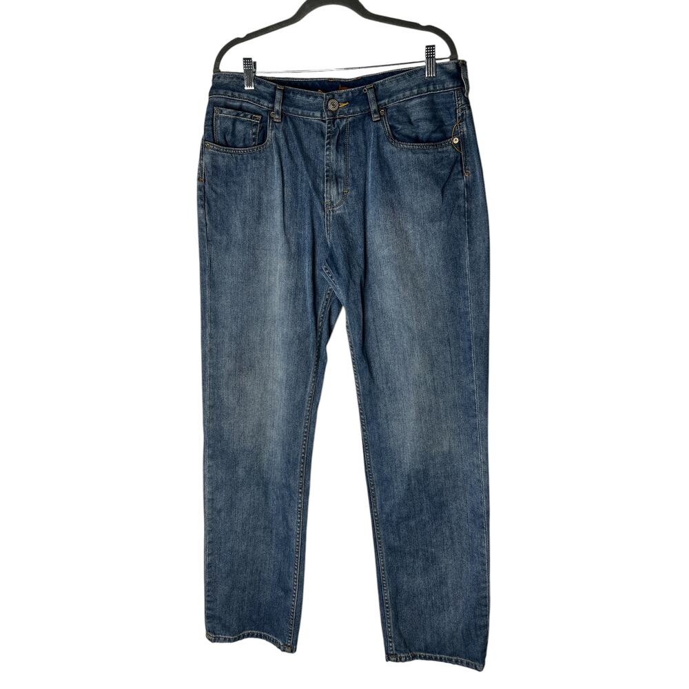 Tommy Bahama Men's Jeans Standard Straight in Medium Wash Size 35" x 32"